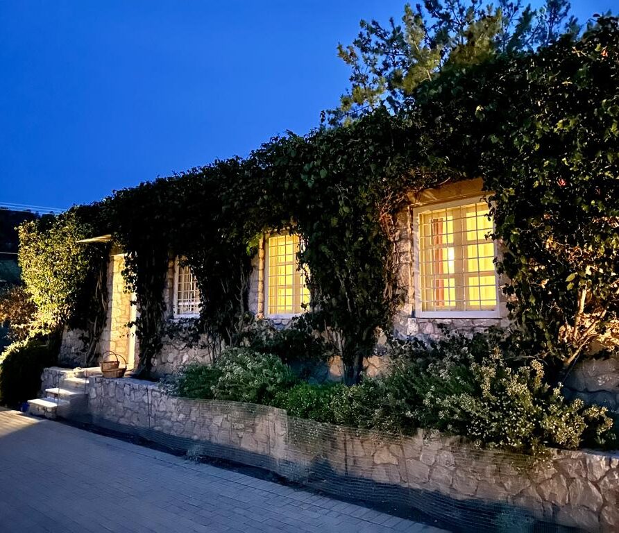 Hermione Hills | Luxury Cottage
